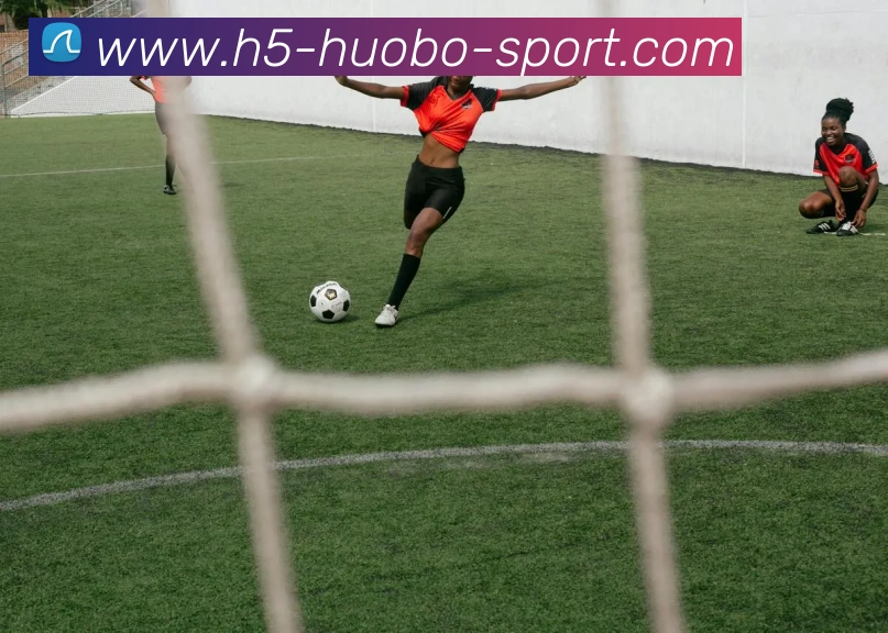 邓卓翔参加A级教练员培训班明年是否执教三镇仍待确认